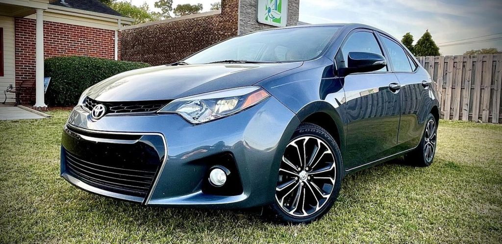 toyota_corolla_2015